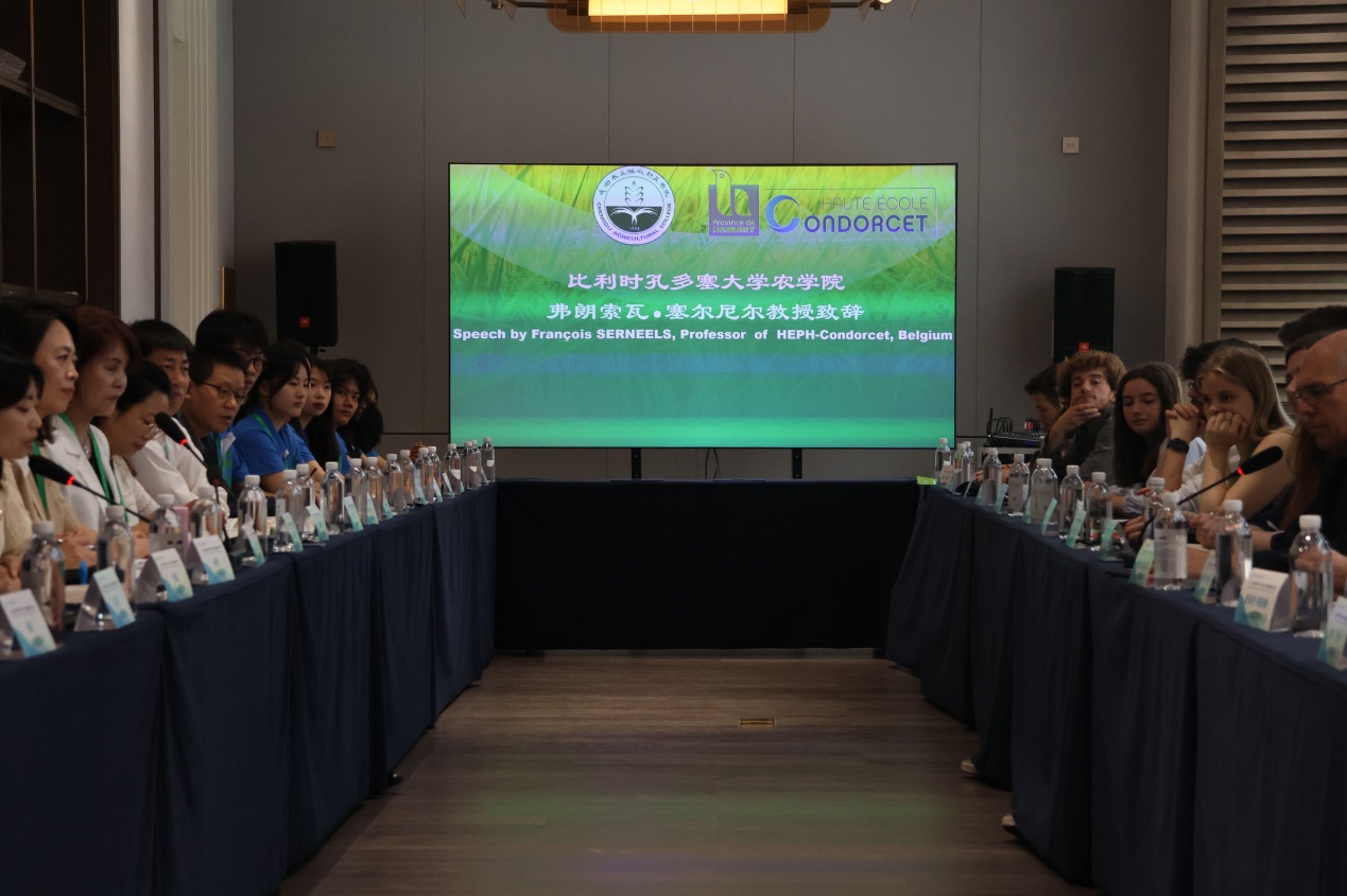 說明: E:\國際教育學院資料20221006\外事辦\比利時孔多塞大學青年“走進天府”主題研學營 2024年5月5日-5月12日\研學營5月6日照片集1\照片1\5U0A6168.JPG 說明: E:\國際教育學院資料20221006\外事辦\比利時孔多塞大學青年“走進天府”主題研學營 2024年5月5日-5月12日\研學營5月6日照片集1\照片1\5U0A6168.JPG